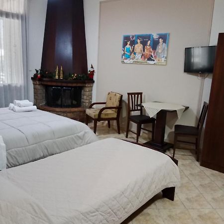 Xenonas Arxontiko Appartement Káto Loutrákion Buitenkant foto