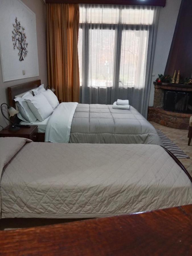Xenonas Arxontiko Appartement Káto Loutrákion Buitenkant foto